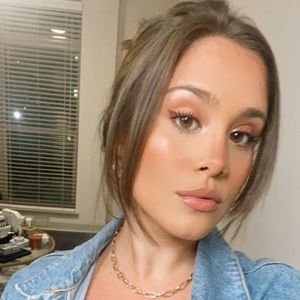 Meet your Posher, Christiana